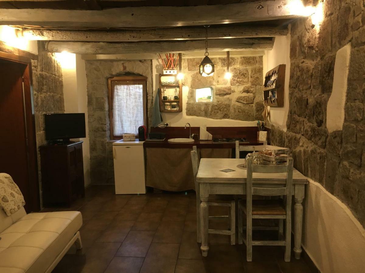 Il Rifugio Dei Templari Appartement Viterbo Buitenkant foto